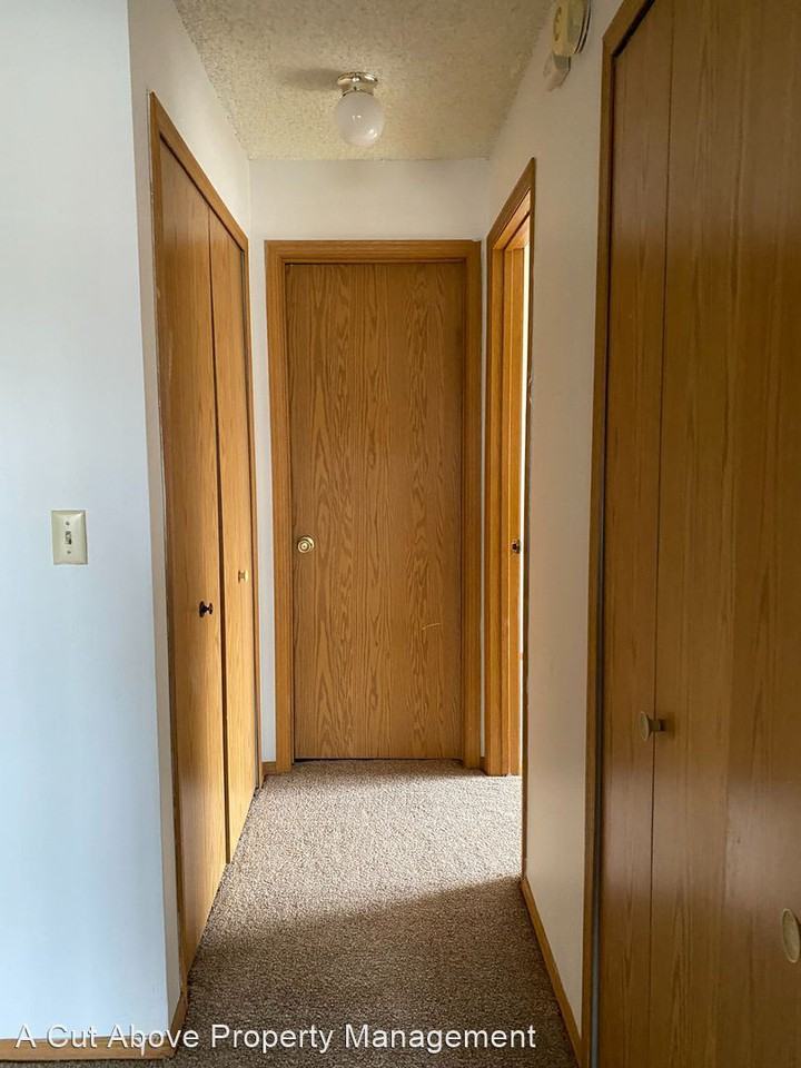 1210 Firefly Cir - Photo 3 of 12