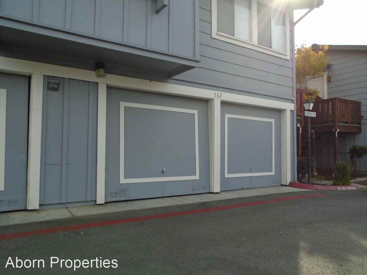 562 Groth Pl - Photo 2 of 9