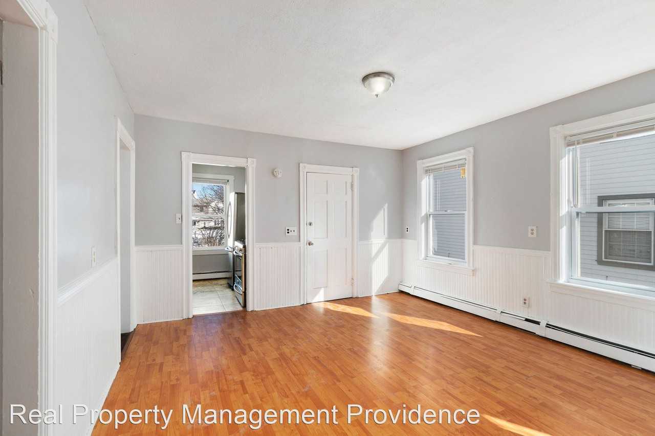 1075 - 1077 Dexter Street - Photo 3 of 15