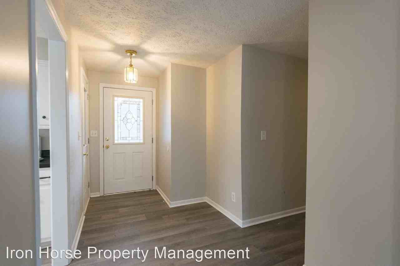 137 Hight Dr - Photo 2 of 20