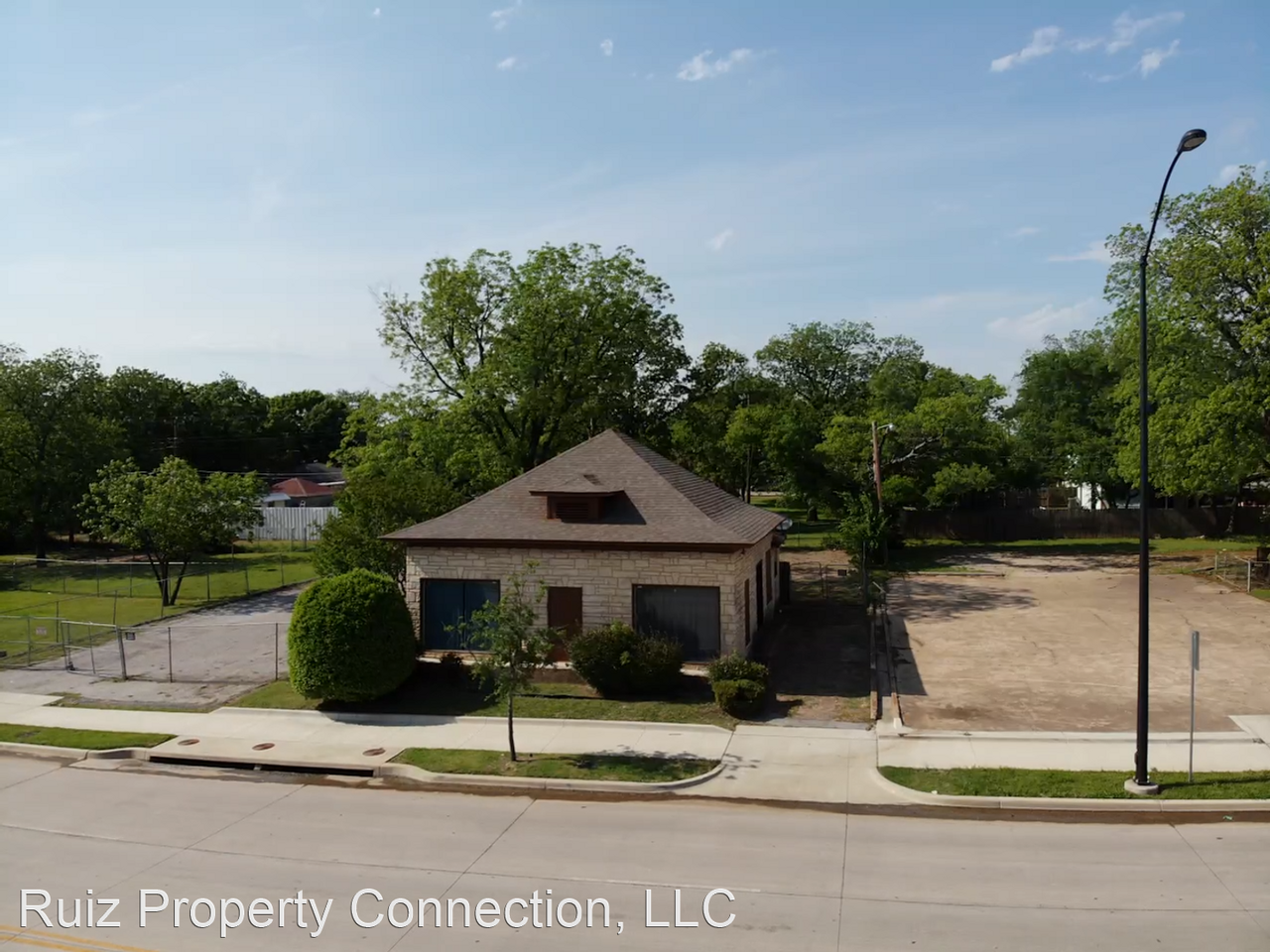 2825 E Rosedale St - Photo 2 of 14