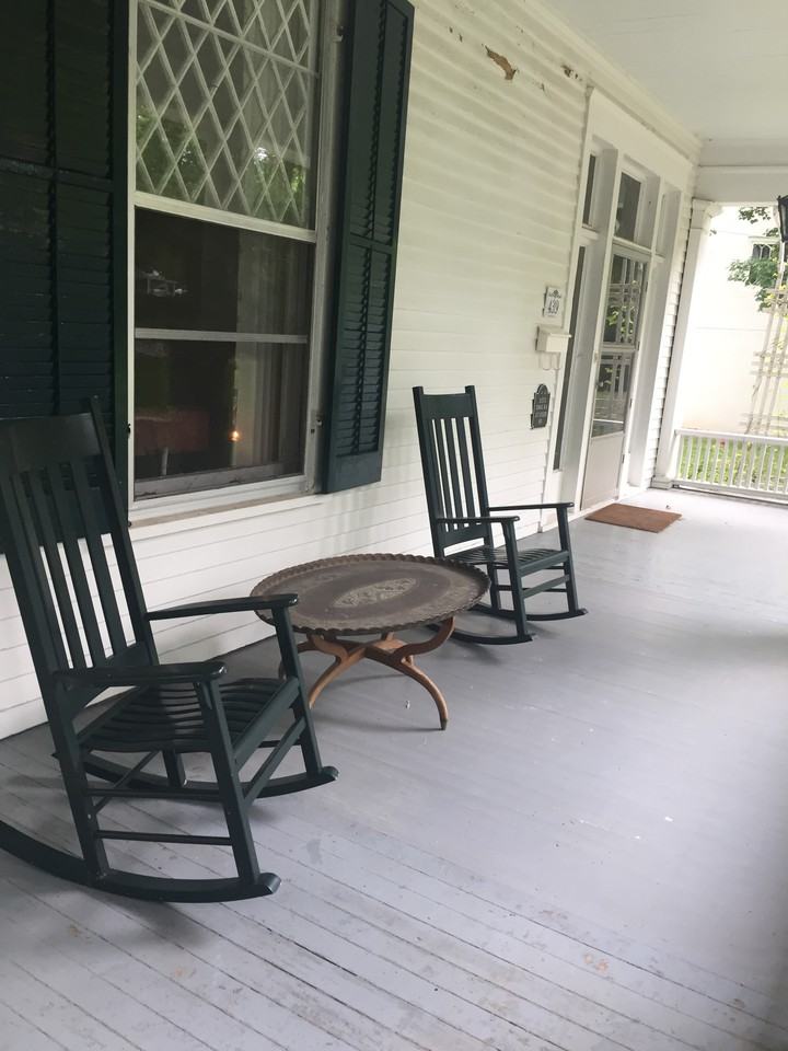 439 Walker St - Photo 2 of 12