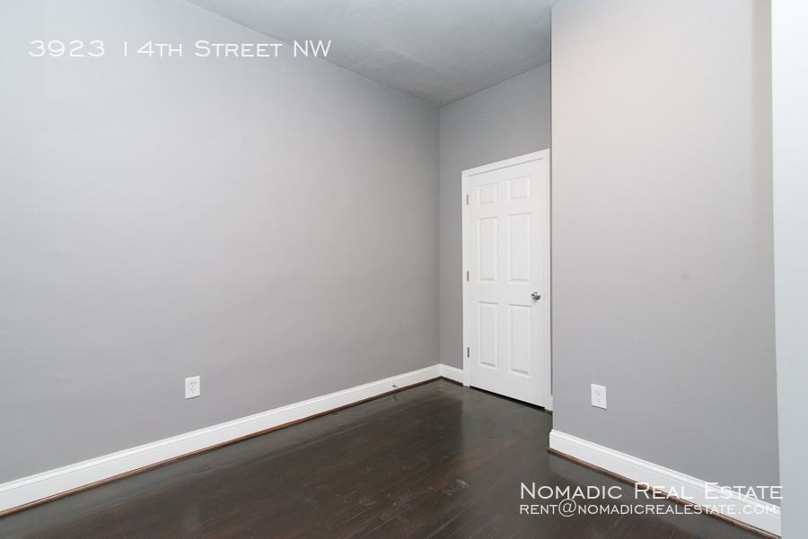 3923 14th St Nw - Photo 3 of 24
