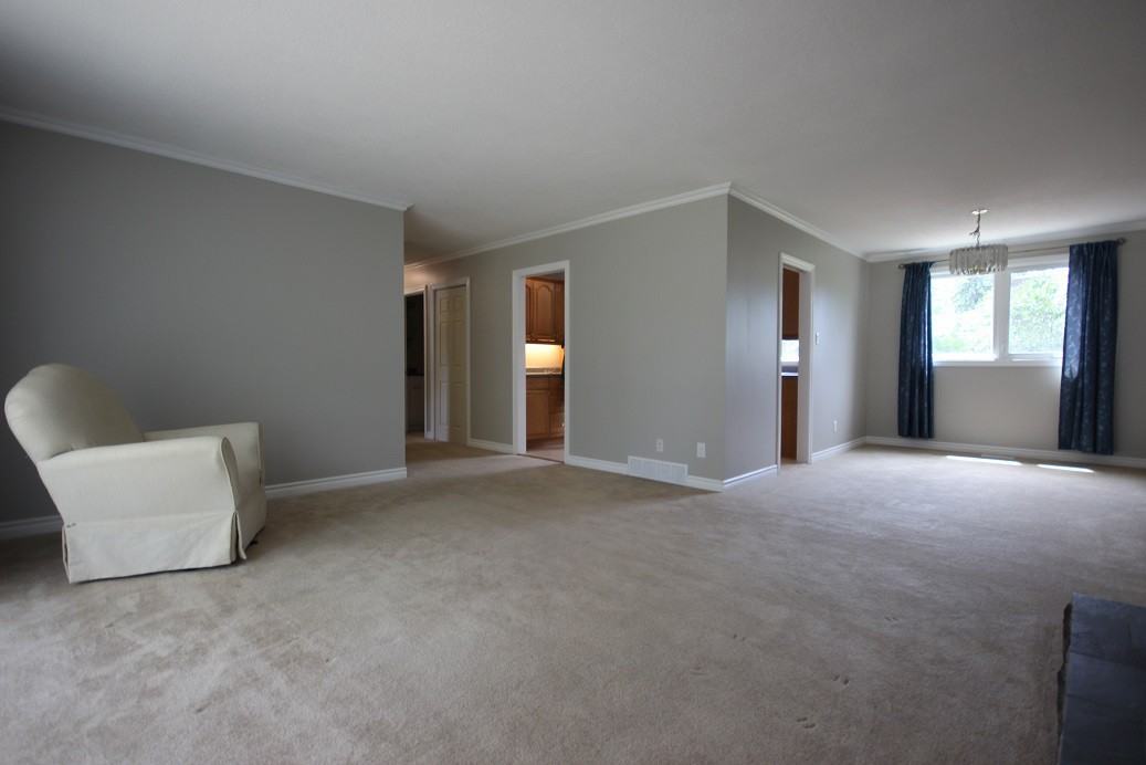 55 Cremona Cres - Photo 3 of 13