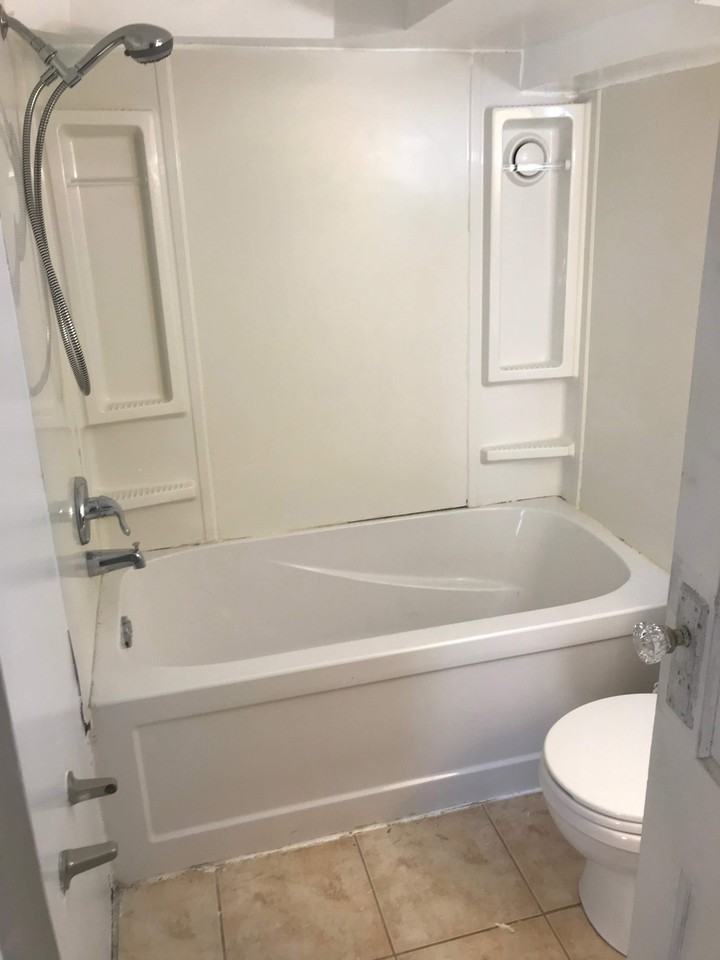 6215 Main St #4 - Photo 3 of 8