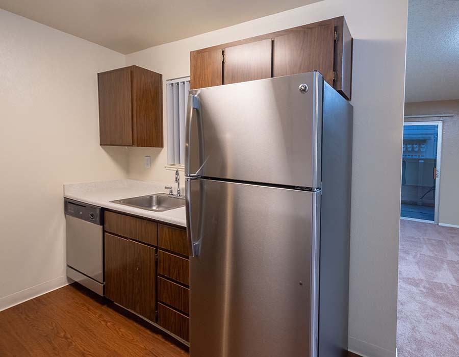 PARK CLUB APARTMENTS - Photo 7 of 15