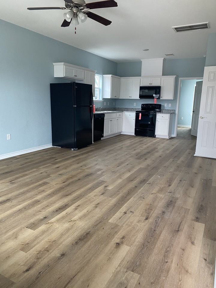 5419 Avenue N 1/2 - Photo 3 of 12