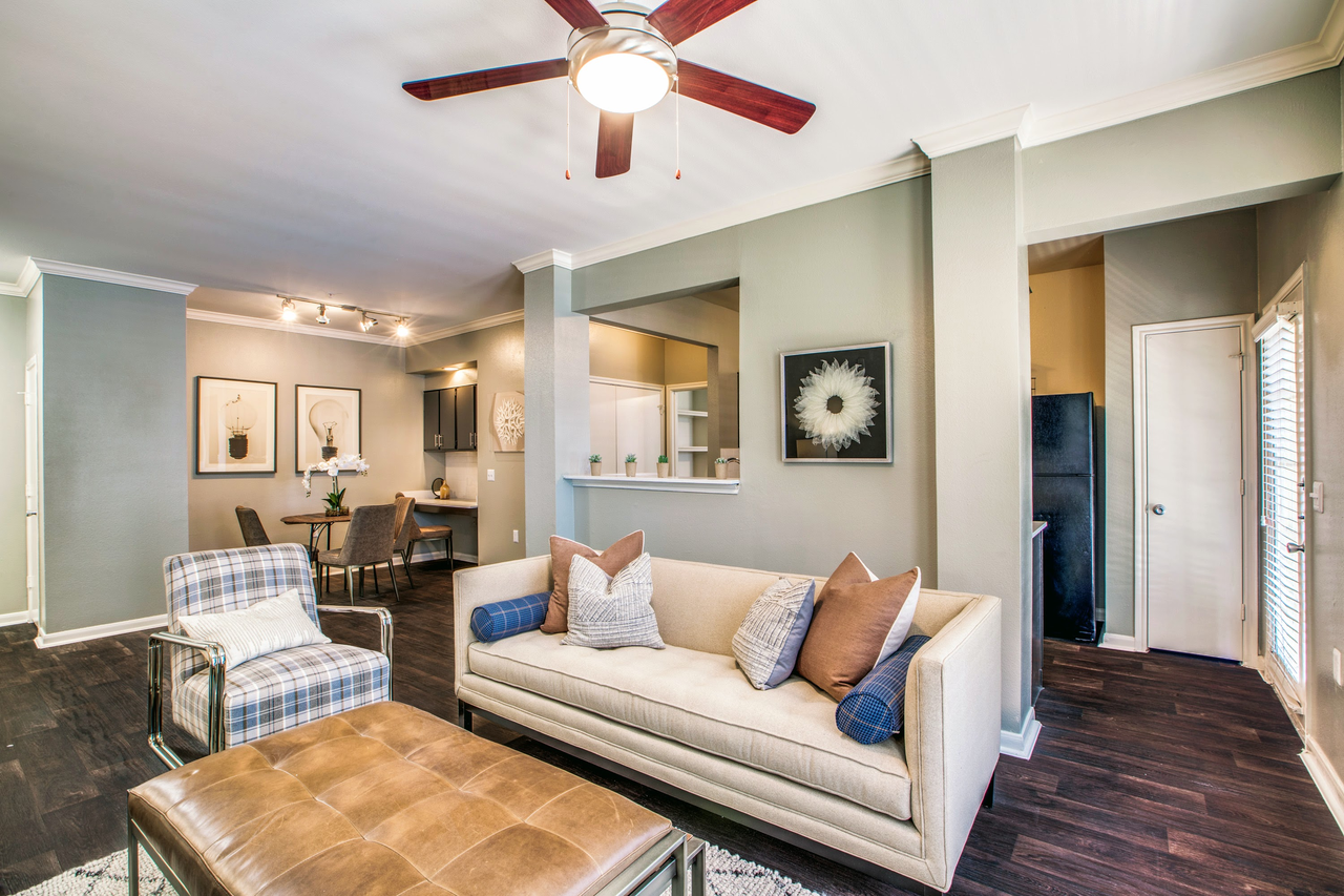 Émile Apartments - Photo 2 of 19