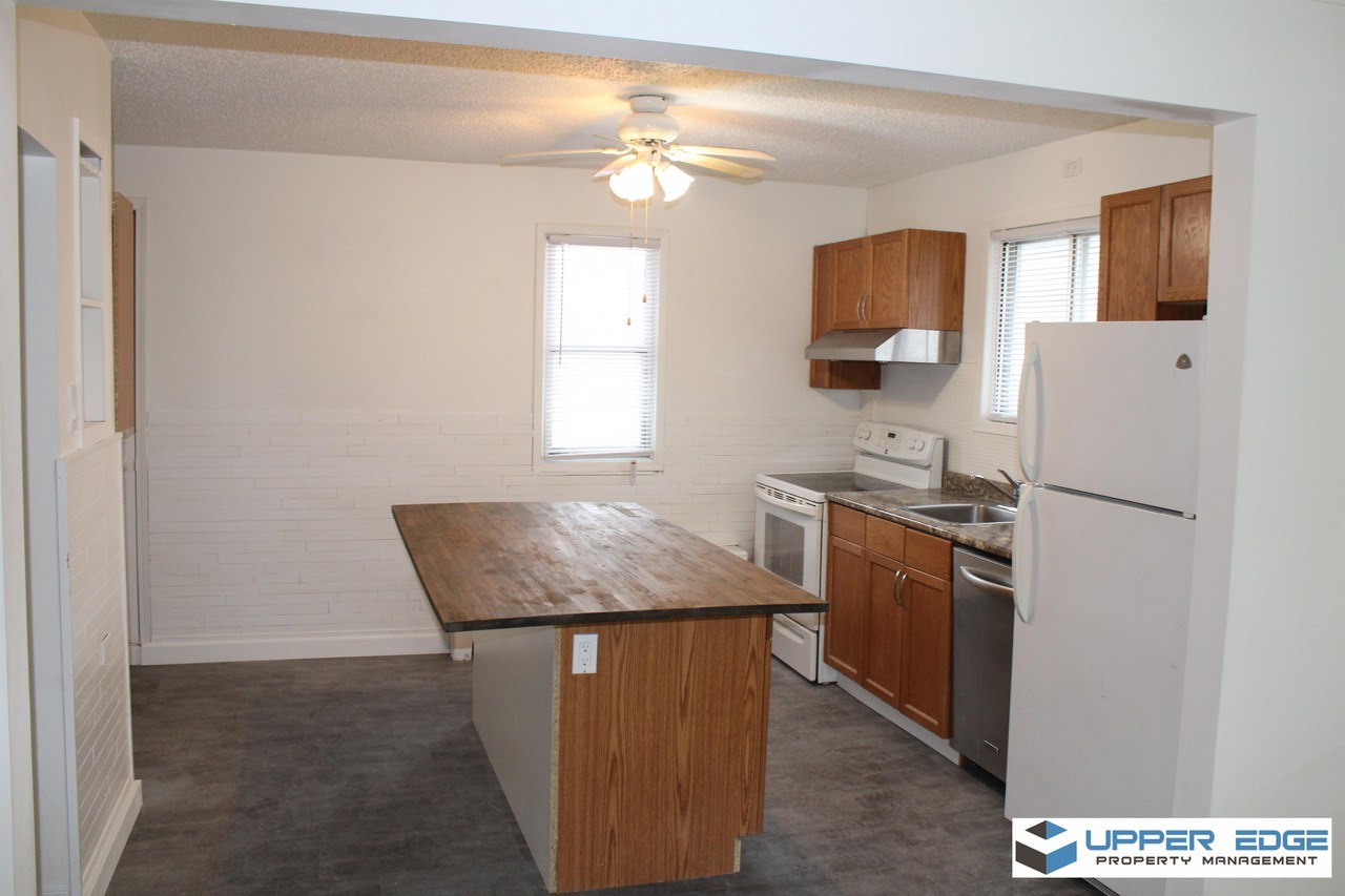 194 Mcadam Ave - Photo 2 of 12