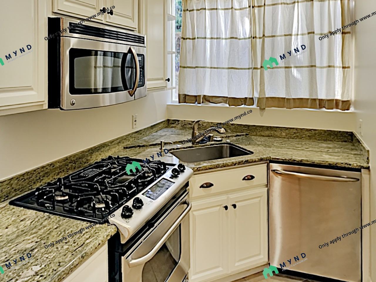 1629 Pierce St - Photo 2 of 13