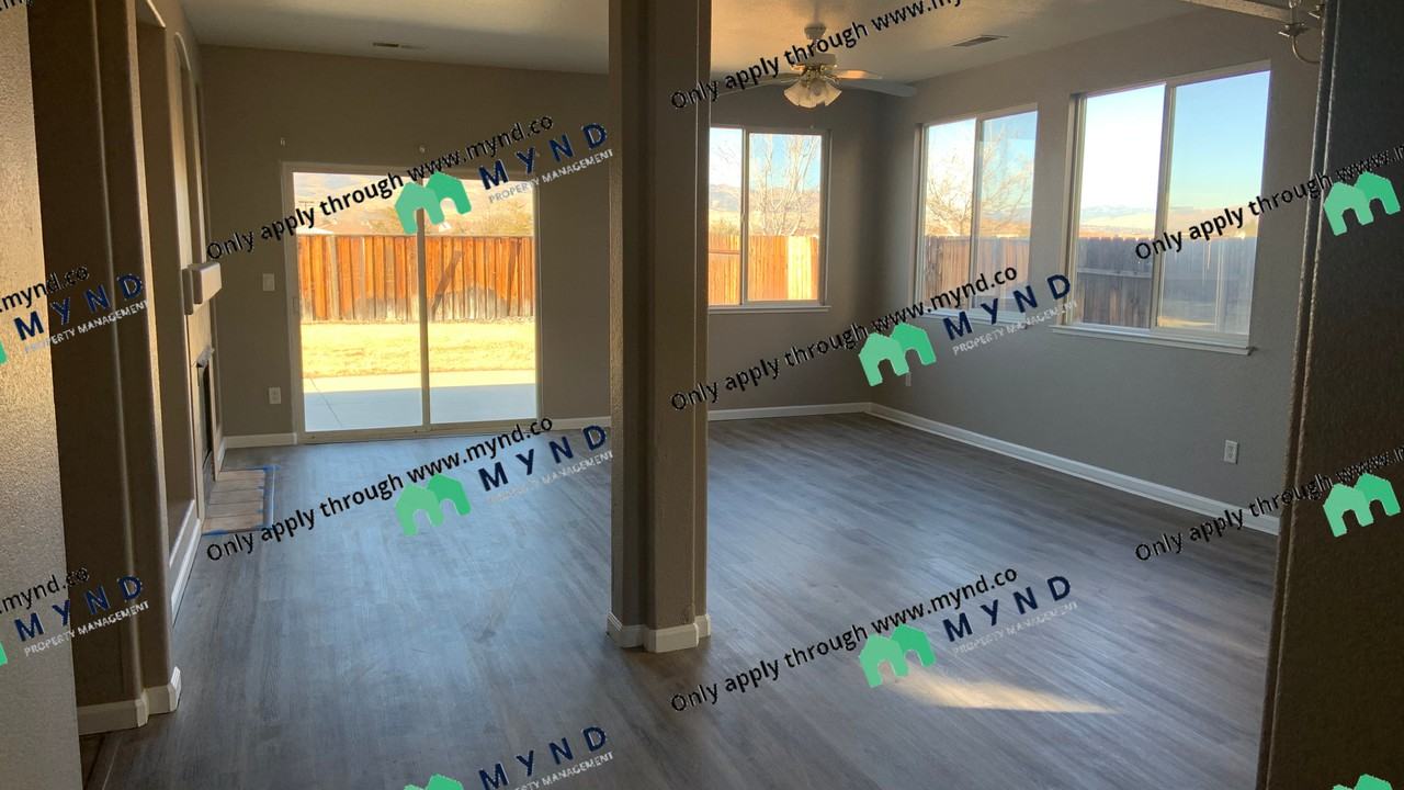9625 Woodhollow Dr - Photo 3 of 9