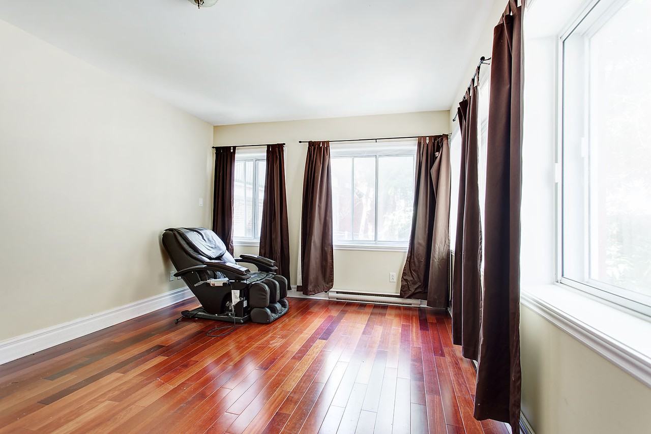 169 Rue Sherbrooke Est #A - Photo 5 of 31