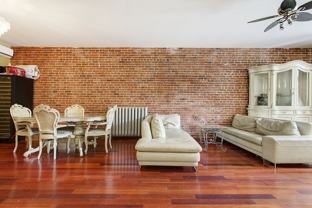 169 Rue Sherbrooke Est #A - Photo 1 of 1