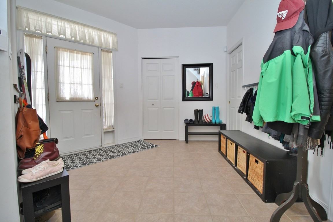 307 Goldridge Drive Apartments 307 Goldridge Dr, Ottawa, ON K2T 1G8