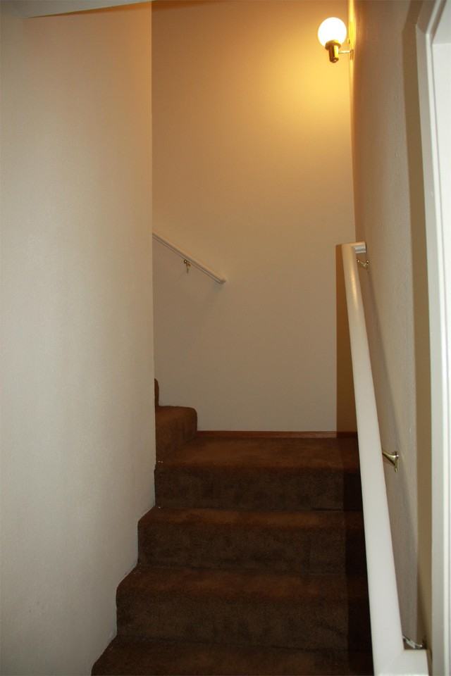 610 W 1st Ave #B - Photo 2 of 9