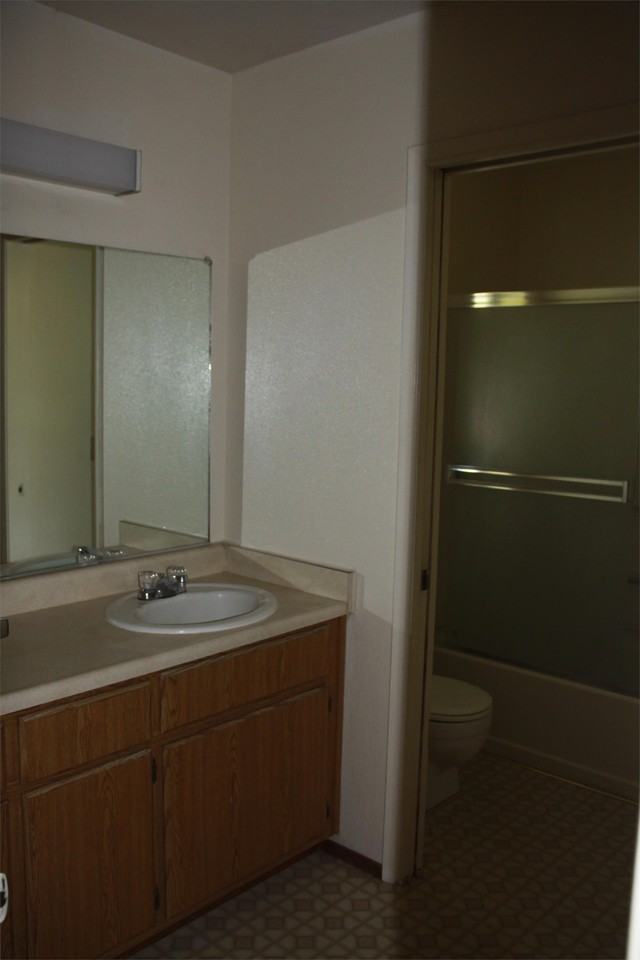 610 W 1st Ave #B - Photo 4 of 9