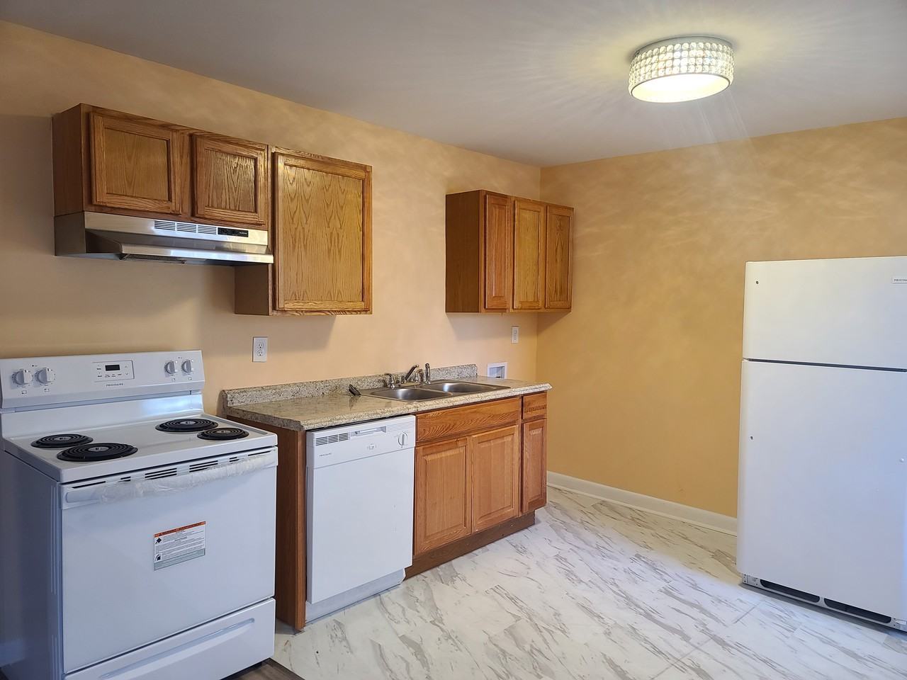 Redmont View Apartments - Photo 3 of 6