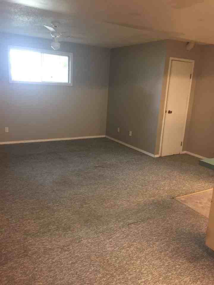 10515 52 Avenue Northwest - Photo 2 of 8