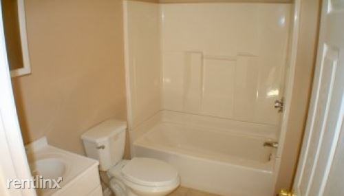 19 19 Monticello St 3 - Photo 2 of 5