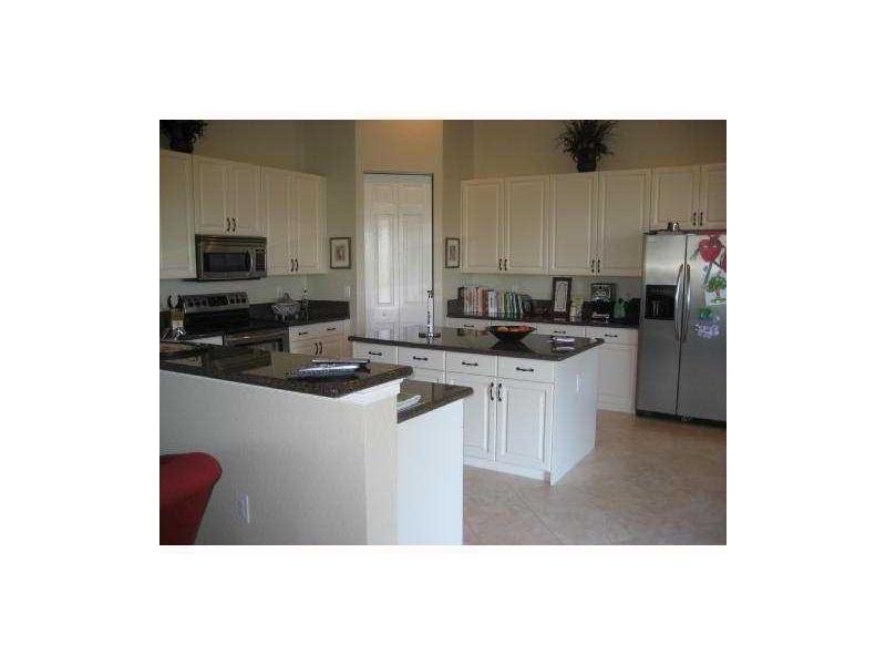 15091 SW 37th St - Photo 3 of 9