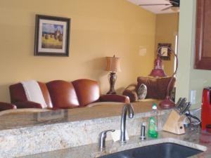 5200 Lakes Dr 5200 - Photo 3 of 27