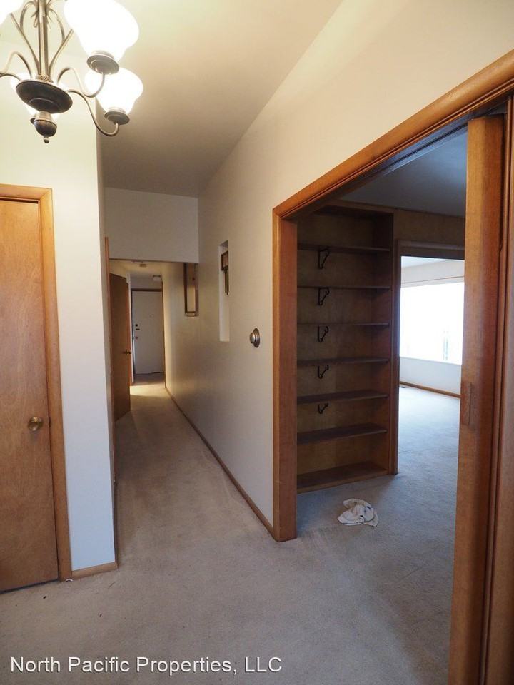 615 E Lynn St - Photo 2 of 16