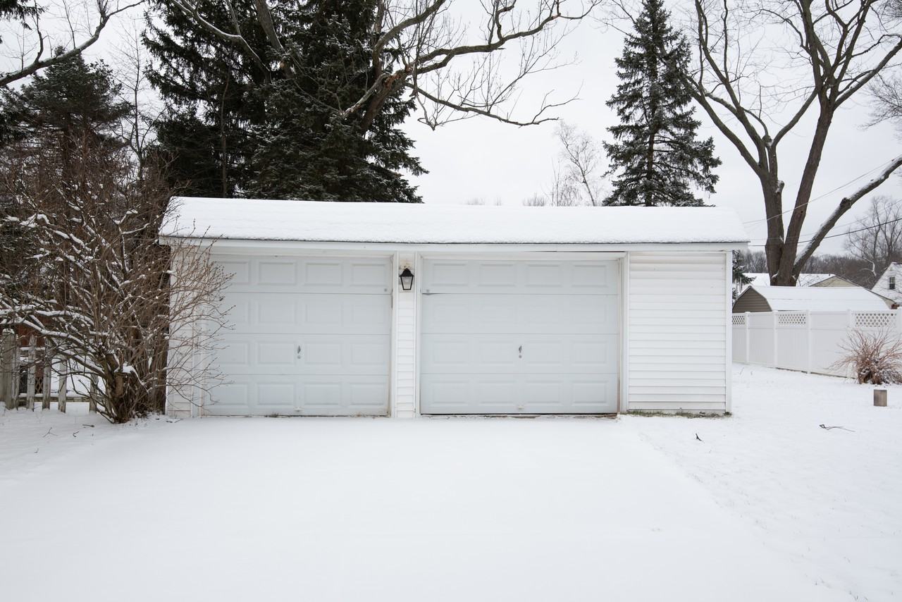 23252 Clifford Dr - Photo 2 of 19