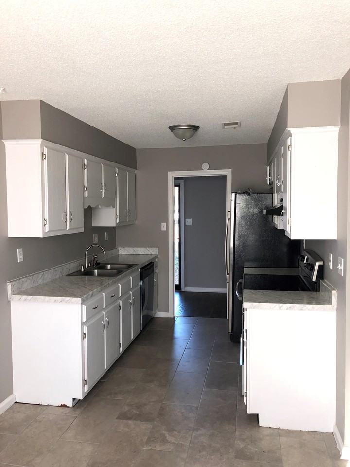 7205 Lamesa Ln - Photo 3 of 7