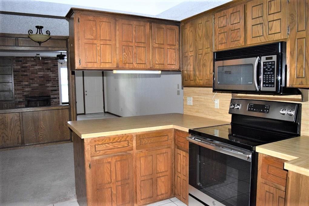 7114 Michelle Ln - Photo 3 of 18