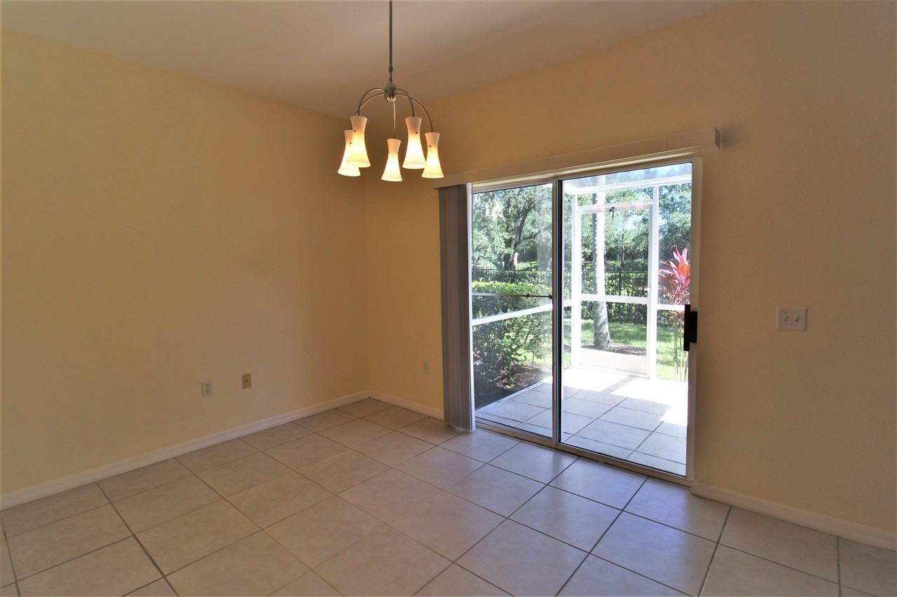 7648 Plantation Cir - Photo 5 of 25