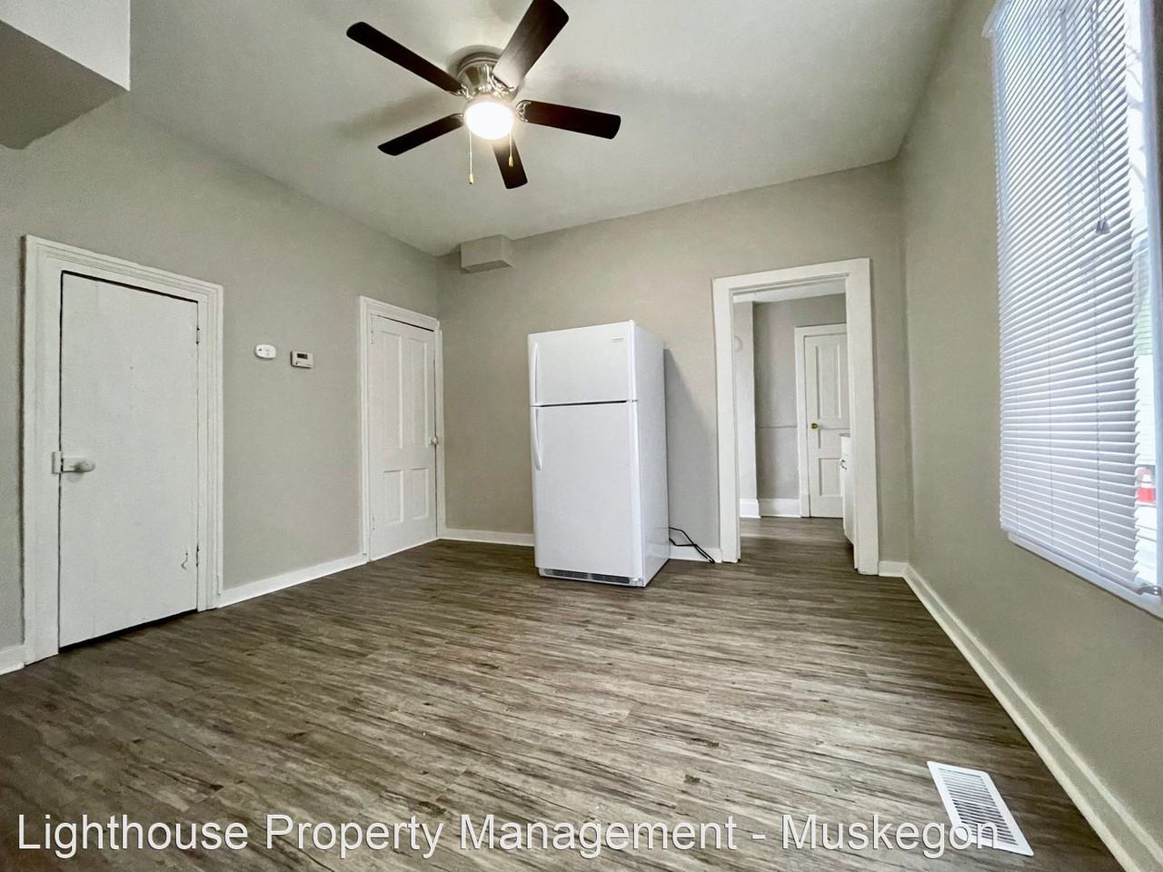 220 Houston Avenue - Photo 3 of 12