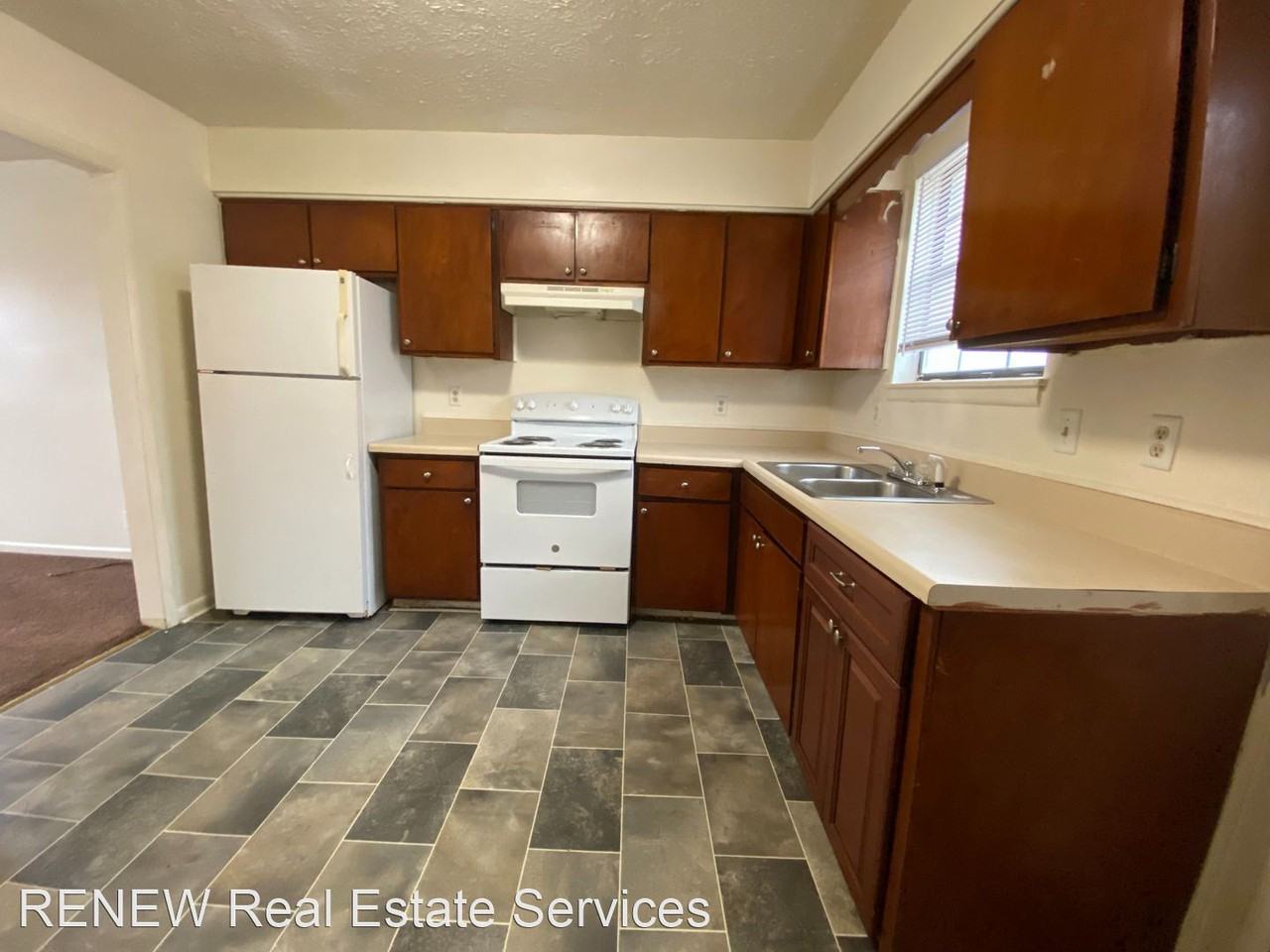 3405 Moonlight Dr - Photo 3 of 21