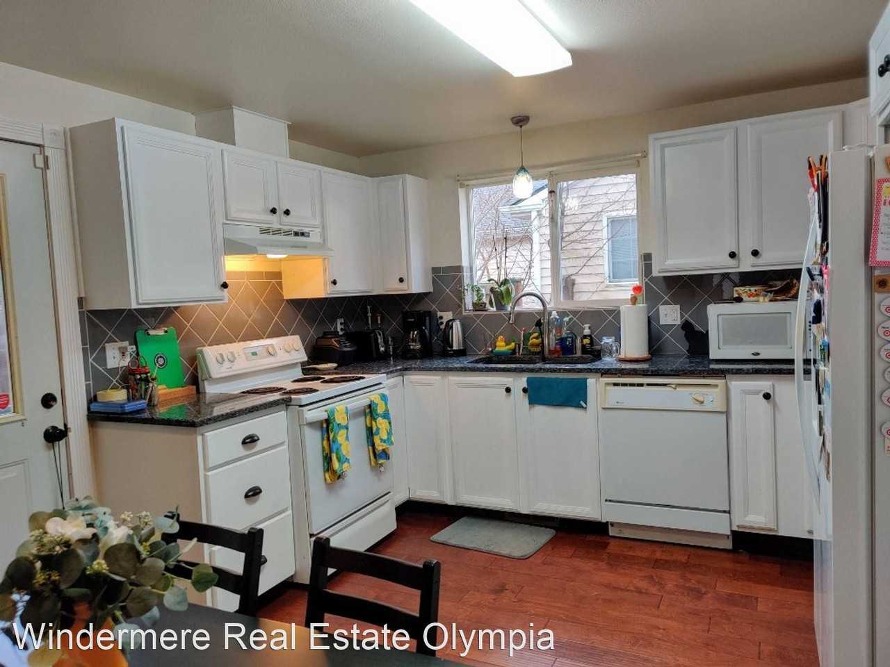 1605 Division St Sw - Photo 3 of 7