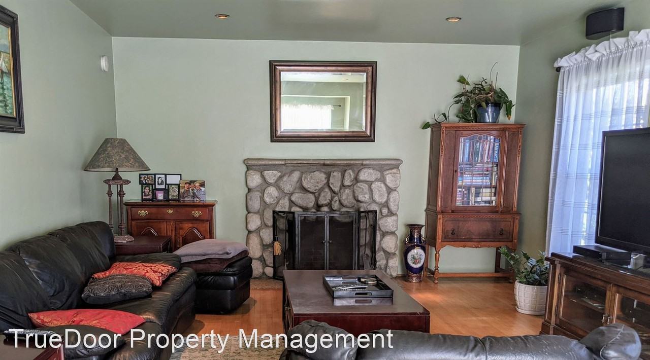 1316 N Towner St - Photo 2 of 16