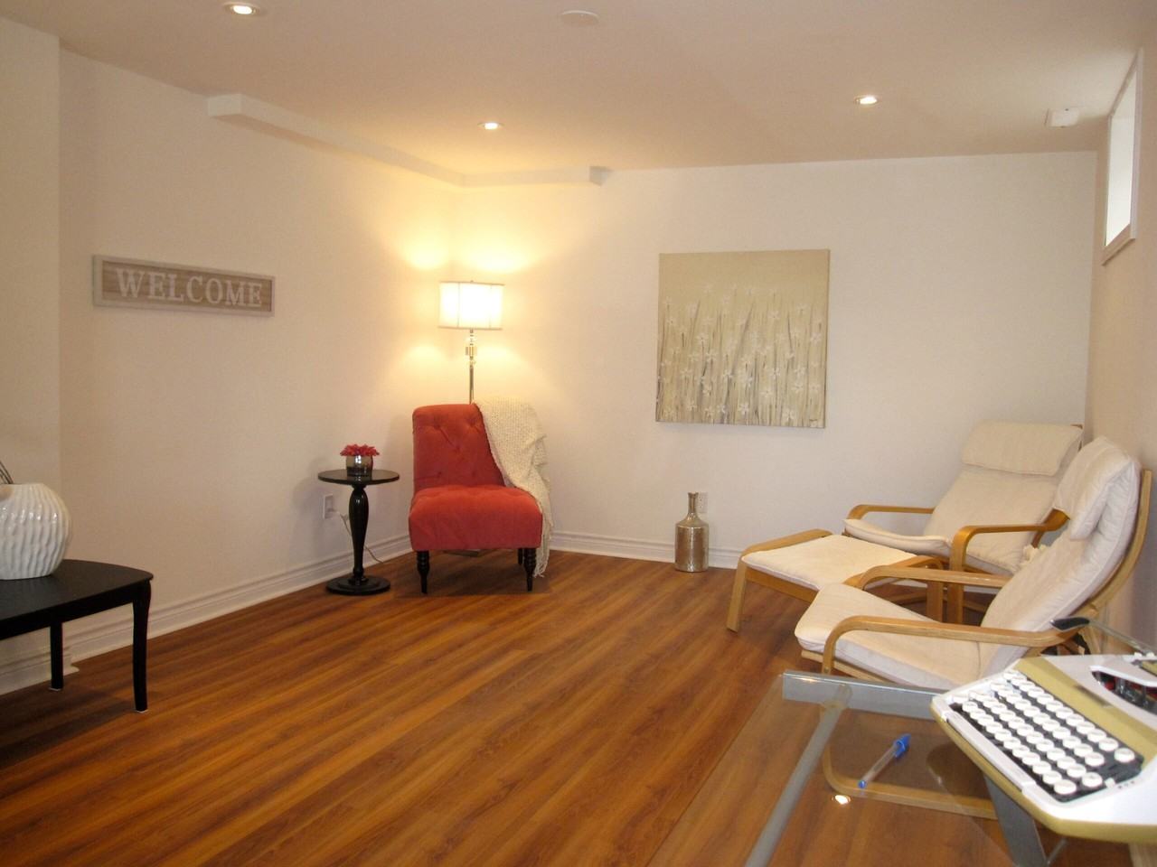 8 Glen Davis Cres - Photo 2 of 10