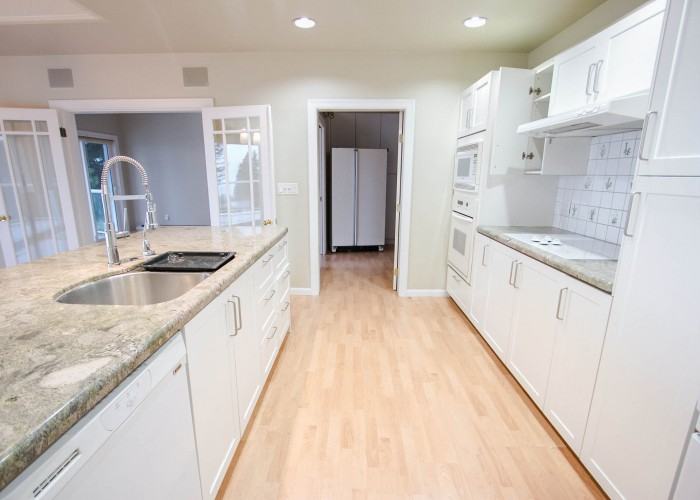 3270 Westmount Rd - Photo 2 of 13