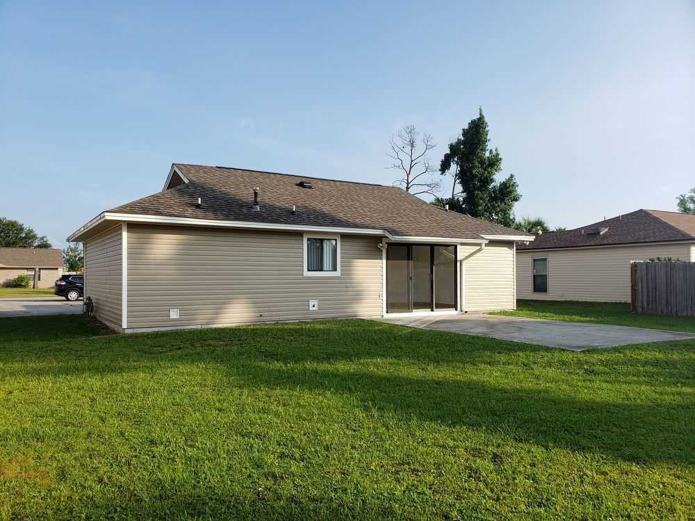 7750 Betty Louise Dr - Photo 2 of 10