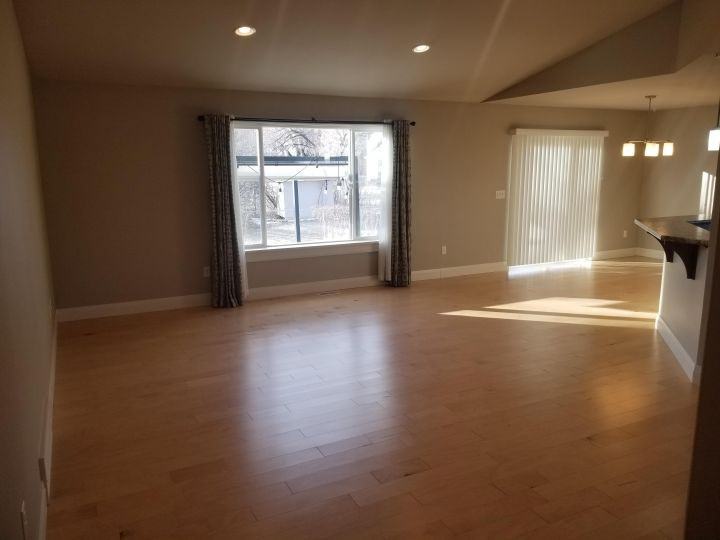 1506 Anchor Ave - Photo 2 of 7