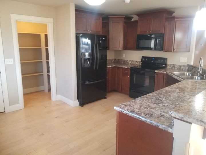 1506 Anchor Ave - Photo 3 of 7