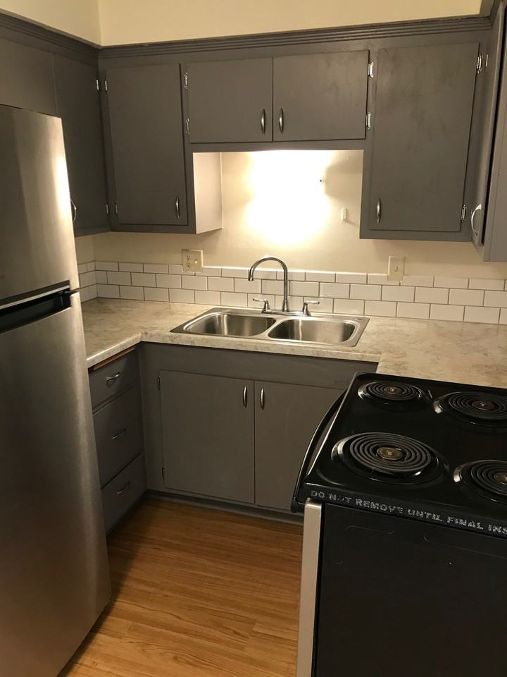 Parkside Pool Apartments - Photo 2 of 6