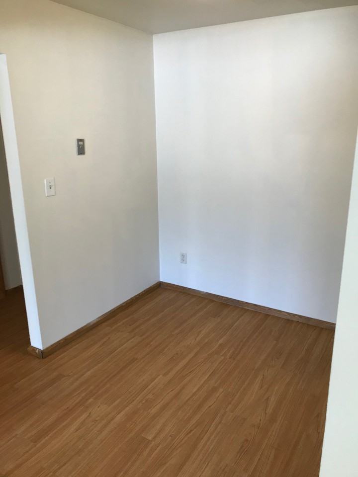 Parkside Pool Apartments - Photo 3 of 6