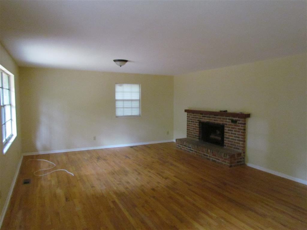 318 Talwood Dr #1 - Photo 3 of 14