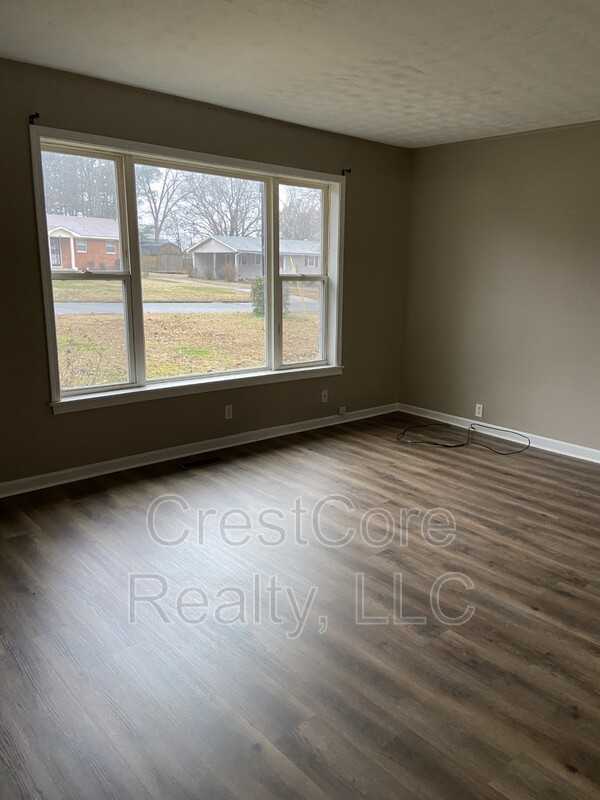 599 Circle Dr - Photo 2 of 8