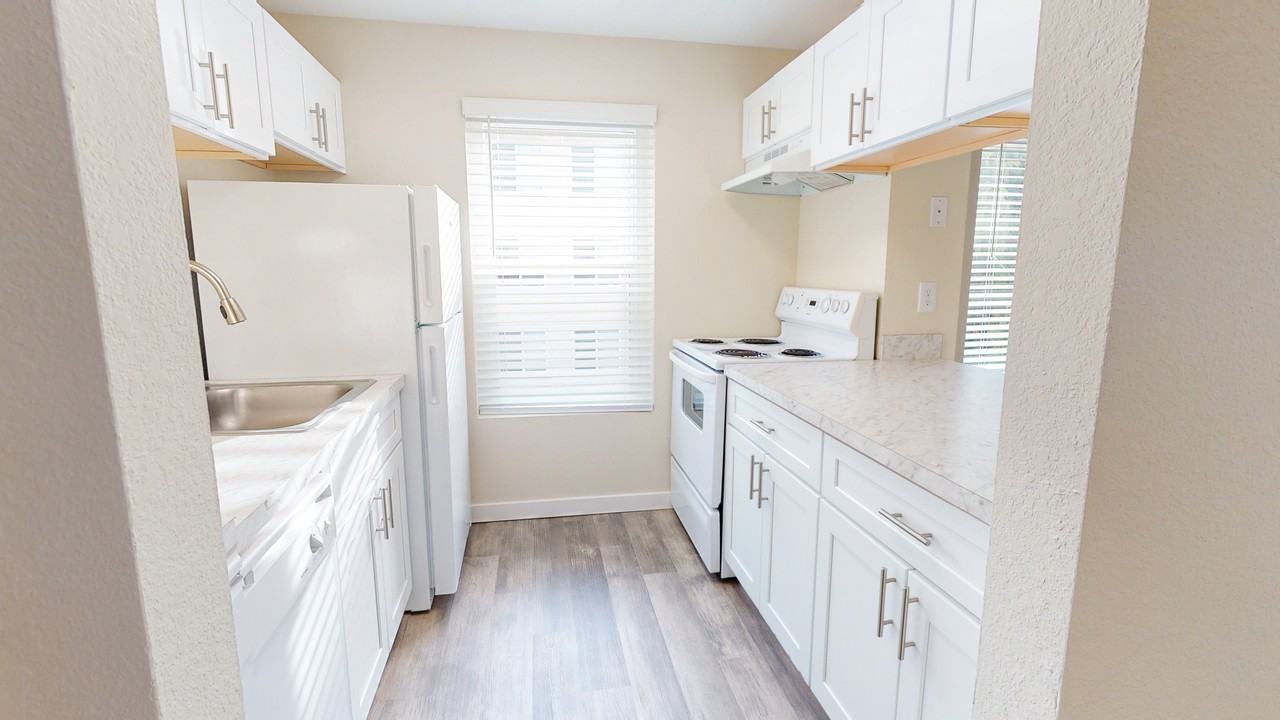 Willows Court Apartment Homes - Photo 5 of 41