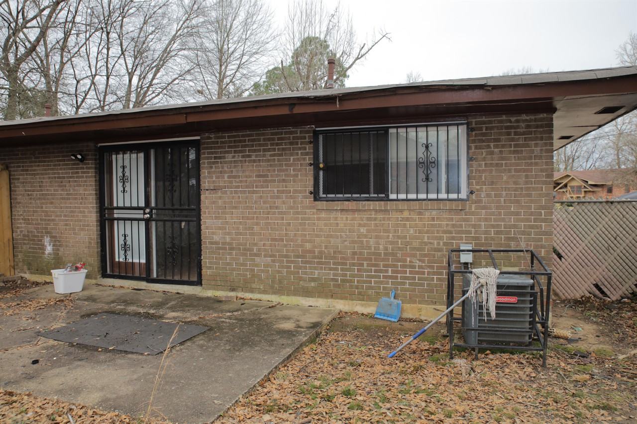 1842 Coral Ln #3 - Photo 4 of 12