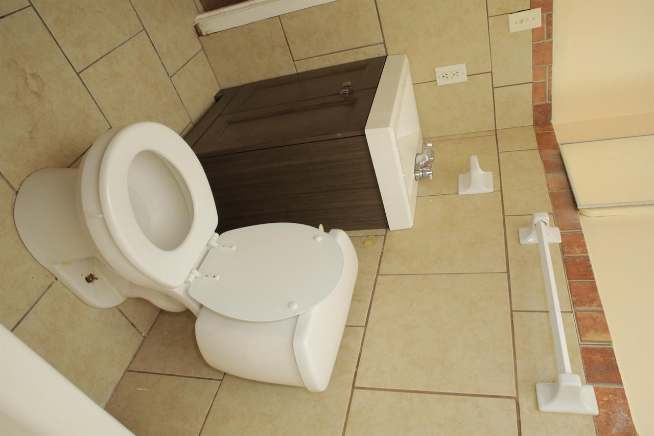 1842 Coral Ln #3 - Photo 5 of 12