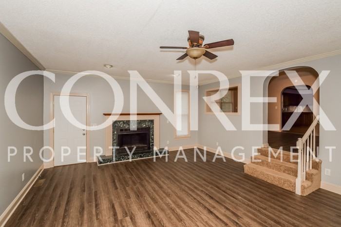 7400 Franklin Dr - Photo 3 of 8