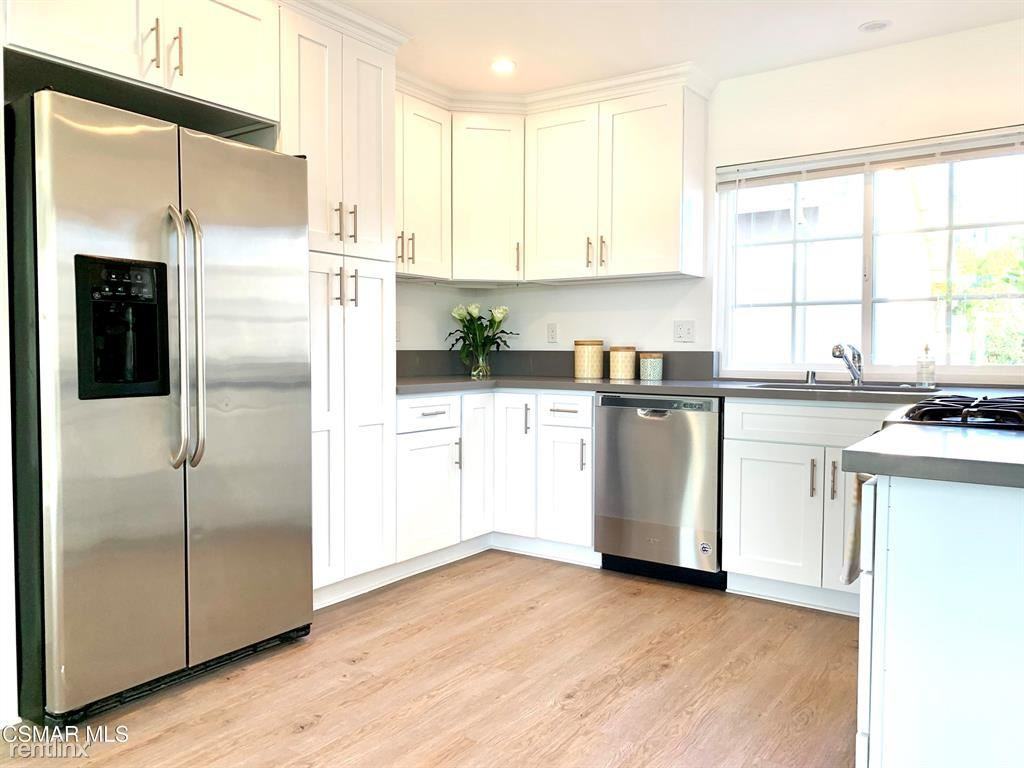 30725 Mainmast Dr - Photo 3 of 8