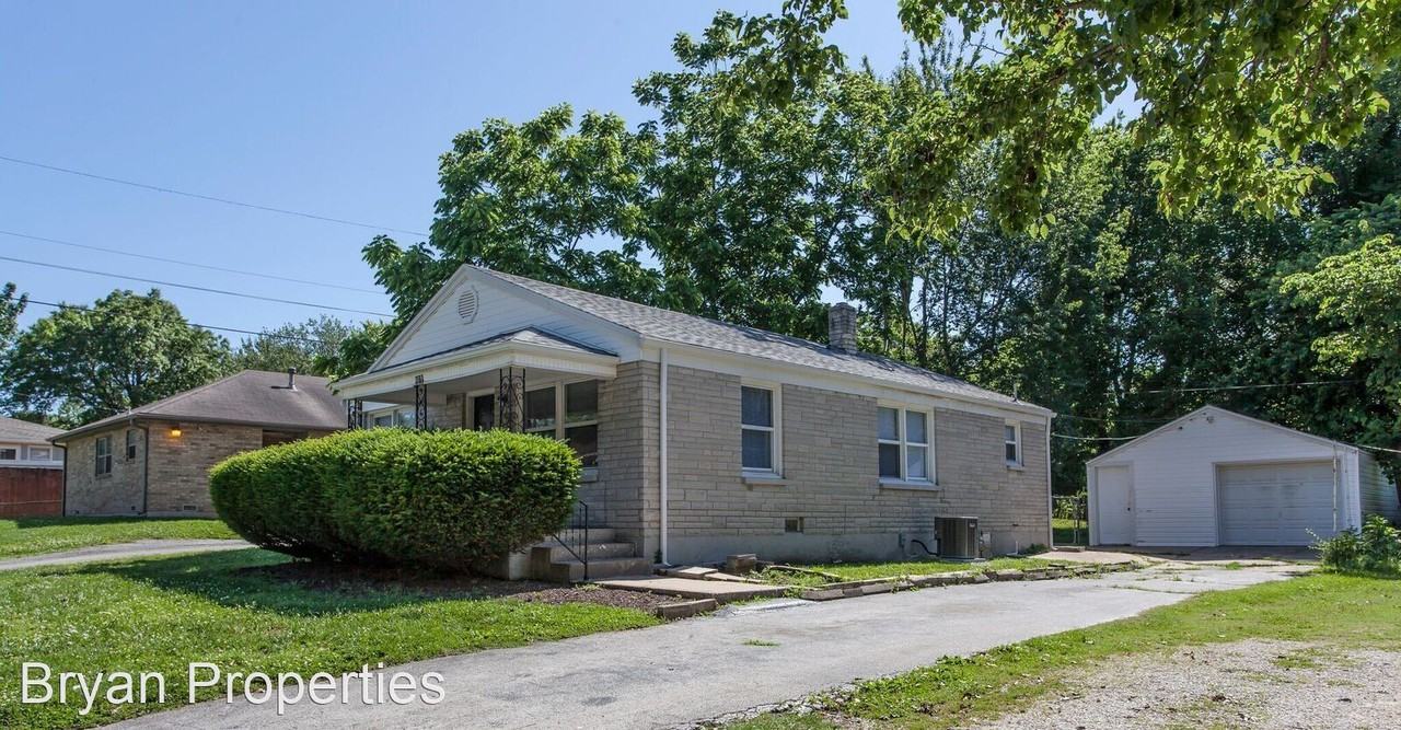 419 S Fremont Ave - Photo 3 of 12