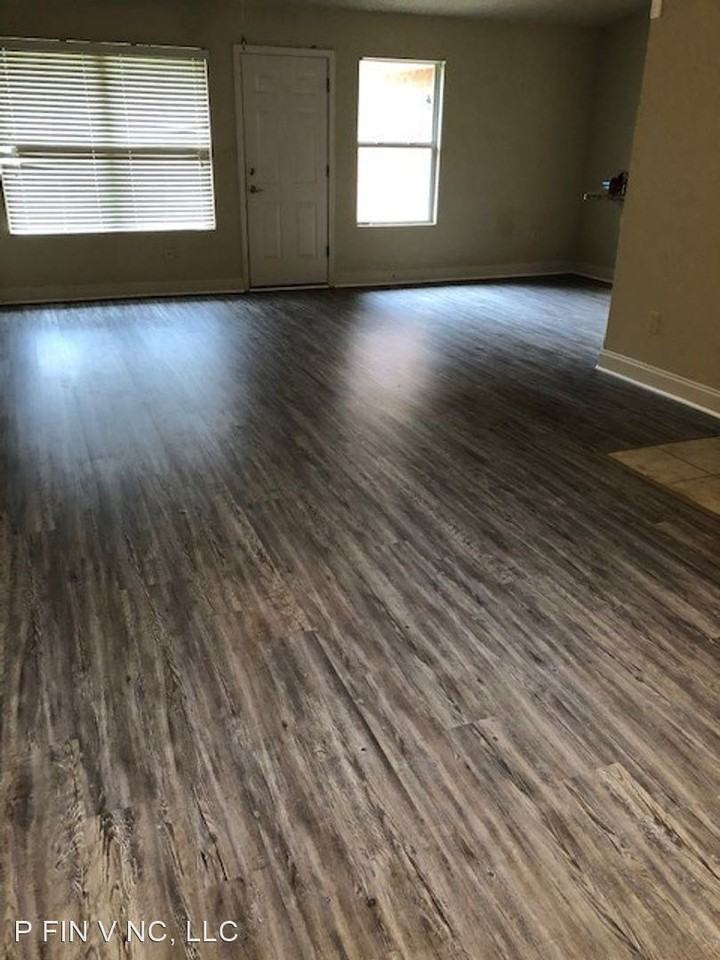 117 Willow Gardens Ct - Photo 2 of 10